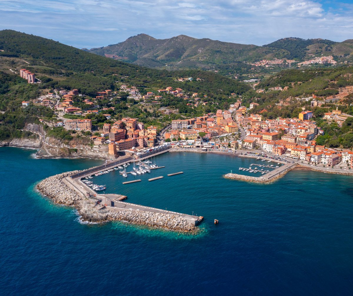 Benvenuti a Rio Marina, un gioiello dell'Isola d'Elba dove ogni dettaglio parla di vita e di tradizione.

Un luogo che accoglie con autenticità.

📸 Photo by Daniele Fiaschi

#IsolaDElba #RioMarina #BorghiItaliani #PortoTuristico #CaseColorate