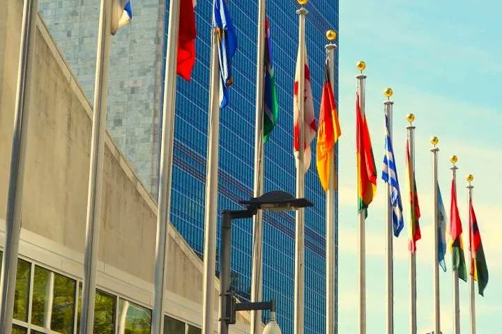 Denunciamos anuncio de gobierno de #EEUU de negar visas a representantes palestinos a #AGNU80, incluido el presidente Mahmud Abbas.

Decisión viola acuerdo sobre país sede de ONU y demuestra su total apoyo y complicidad con política hostil de Israel contra el pueblo palestino.