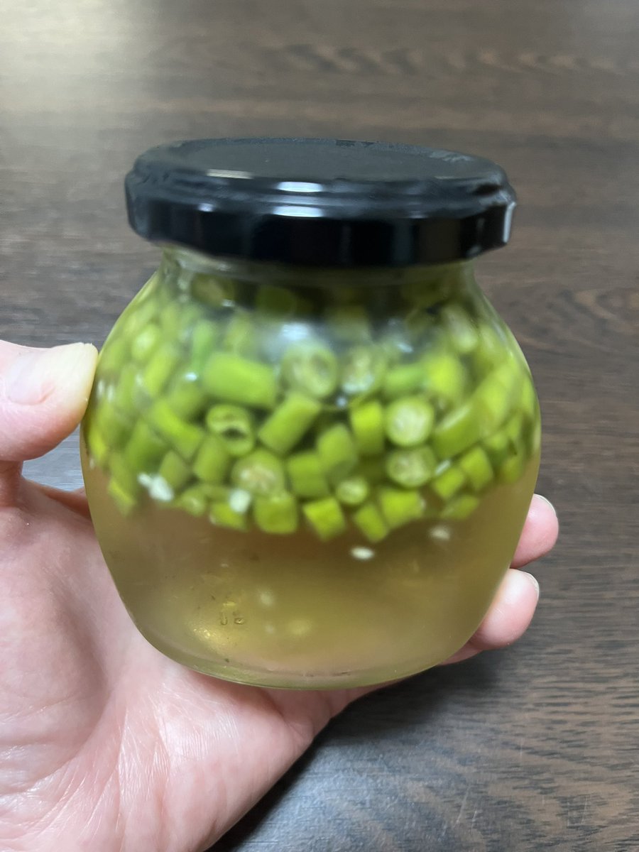 病歴あり過ぎて(^^;
ホルモン治療の薬の副作用に気付かずに飲み続けて、生活に支障を来たしてましたw
薬変えてもらい少しずつ治って来ました(^^)/
それなりに元気です！

今年の暑さで辛く育ってしまったけれど唐辛子は豊作🌶️
暑いと辛くなるみたい…
色々と世知辛いですwww