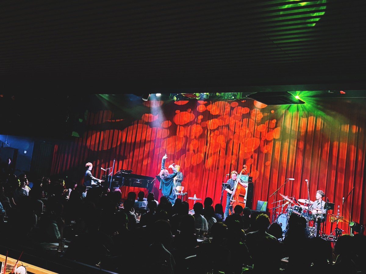 🦊感謝！

#伊東歌詞太郎 
初のビルボードライブ、
本当に最高の経験をさせて頂きました！

ジャズアレンジ、如何でしたでしょうか？
次は更に多くの方に見て頂けるように
出来たらと…！🚄🤫

歌詞太郎ジャズチーム、関係各位、
そして来てくださった皆さま、
本当にありがとうございました！