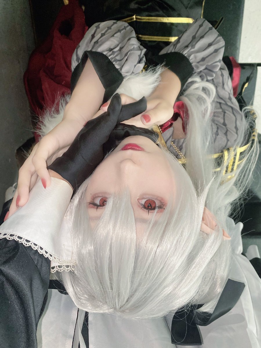 【Cosplay】
⚠🎲女体化/🔫女装⚠

  ん？