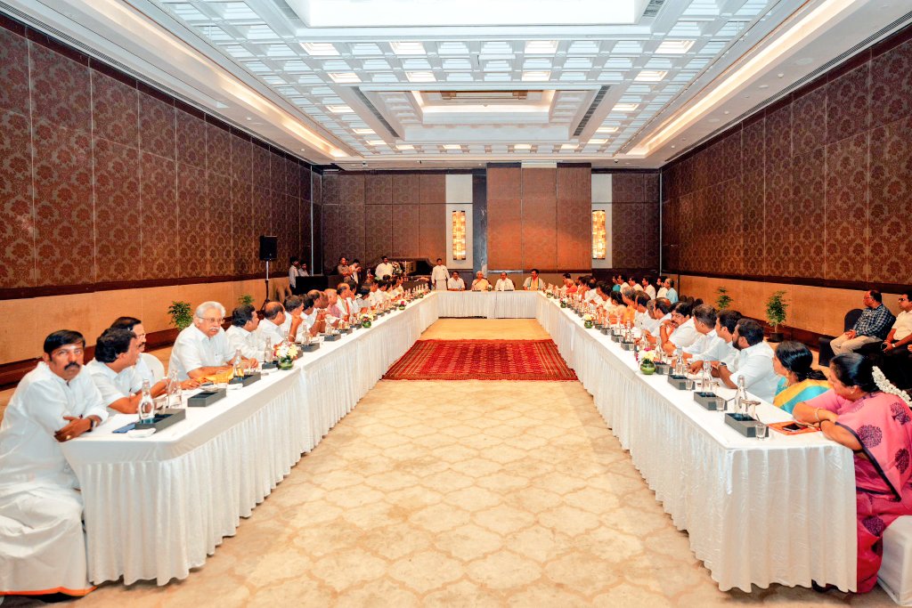 Attended <a href="/BJP4TamilNadu/">BJP Tamilnadu</a> State Executive &amp; Office Bearers meet held at Chennai yesterday. 

The meeting was graced by Hon’ble Union Finance Minister Smt. <a href="/nsitharaman/">Nirmala Sitharaman</a>.  TN BJP President Shri <a href="/NainarBJP/">Nainar Nagenthran</a> , Co incharge Shri <a href="/ReddySudhakar21/">Ponguleti Sudhakar Reddy(Modi Ka Parivar)</a> , Shri <a href="/HRajaBJP/">H Raja</a> and other senior leaders