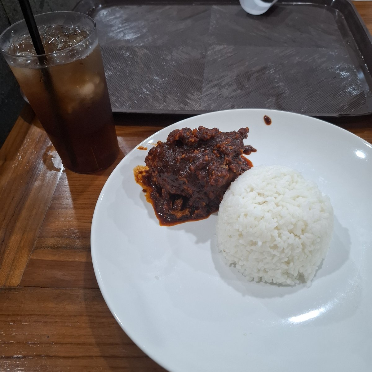 Ga pedas, tp ini menurut ku sbg org yg suka makan pedas wkwk