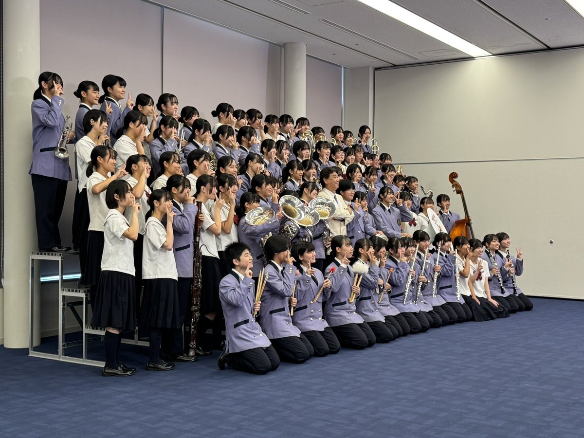 WSWindBand's tweet photo. ウィンドバンドは関西吹奏楽コンクールに出場、課題曲Ⅲと自由曲「メトロポリス1927」を演奏し、銅賞を受賞しました。
#吹奏楽コンクール #bandcompetition #早稲田大阪 #ウィンドバンド #wasedaosaka #windband https://t.co/q4ujRre2he