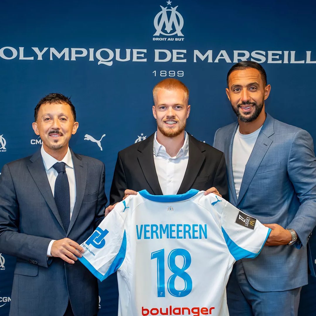 [THREAD] Arthur Vermeeren à l’OM : Le maestro belge que personne n’attendait
Supporters marseillais, installez-vous confortablement. Ce thread va vous faire découvrir la pépite belge qui débarque à l’OM. Parcours, style, ambitions… On vous dit tout sur Arthur Vermeeren 🔵⚪
