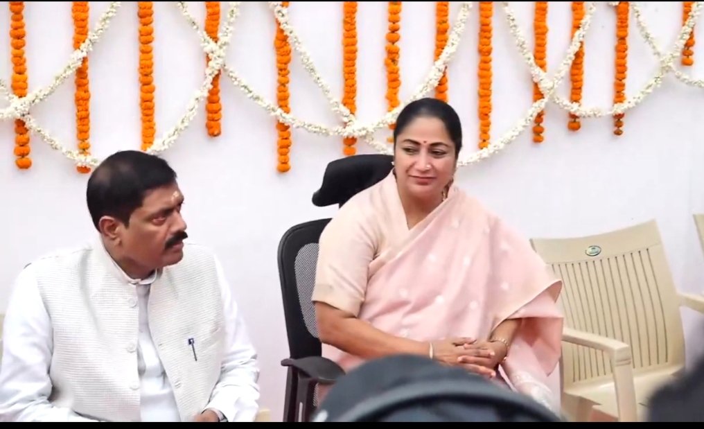 Delighted to join Delhi Hon’ble CM Smt. <a href="/gupta_rekha/">Rekha Gupta</a> ji at the vibrant #Onam celebrations held at CM Jan Seva Sadan today.

This beautiful festival from Kerala is a symbol of harmony, prosperity, and gratitude — celebrated by the Malayali community across India and the world.