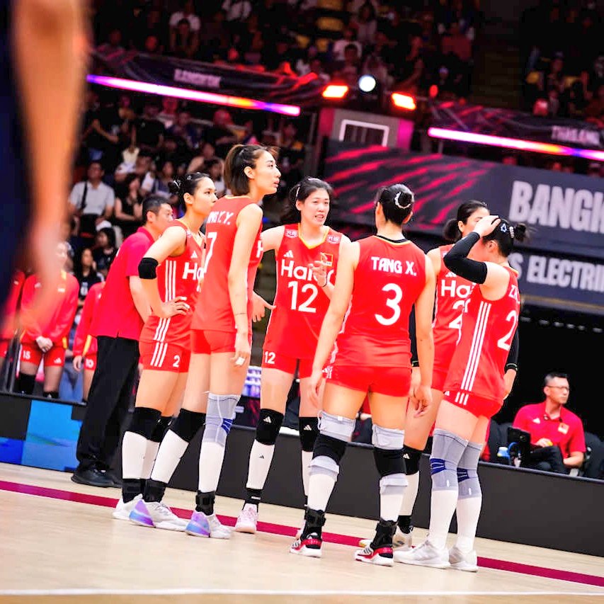 China’s #WWCH2025 campaign came to an end as they failed to reach the quarterfinals, while France secured a spot in the final 8. 😢