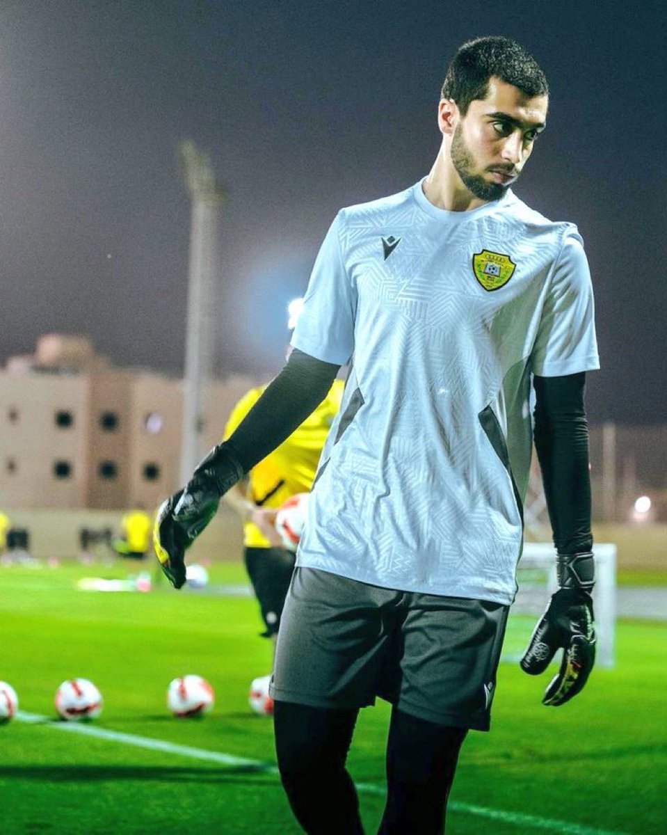 سيوقع مانشستر يونايتد مع الحارس الاماراتي عبدالله الحمادي كلاعب حر بعد تجربة ناجحة مع الفريق . 🇦🇪🔴
[<a href="/StevenRailston/">Steven Railston</a>]

من الوصـل إلى أحد أكبر أندية إنجلترا والعالم
الله يوفقك 💛