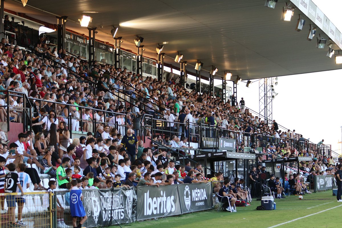 Que mejor manera de empezar la temporada que ganando en casa con vuestro apoyo! 🤍🖤