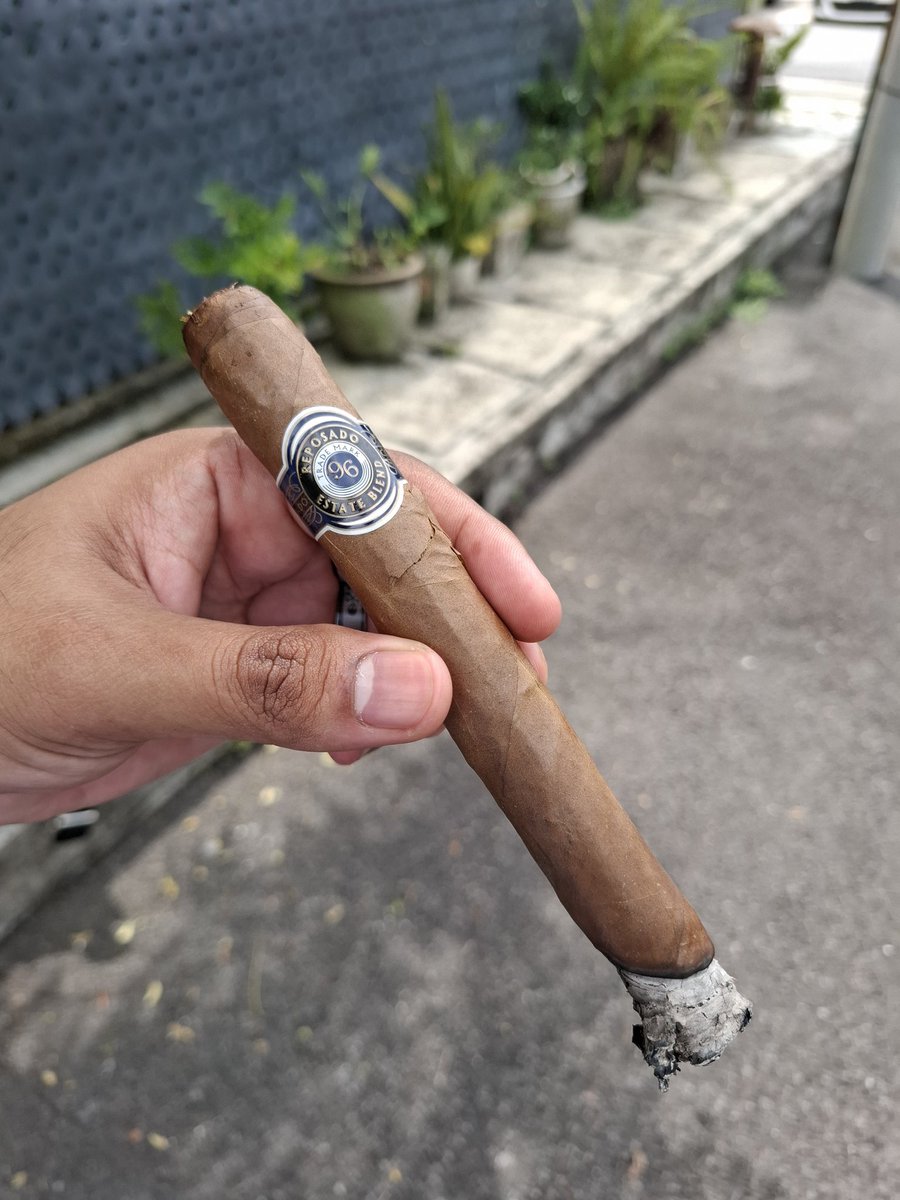 Augustus's departure. 

1) Borneo Cheroot (Sabah| Handmade)
Size: Cheroot 

2) Reposado 96 Estate Blend (Nicaragua| Handmade)
Size: Churchill 

#cigar #borneocigar #nicaraguancigar #reposado96estateblend