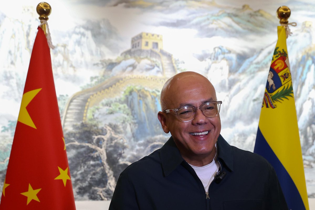 Asamblea_Ven's tweet image. #31Ago || Presidente de la AN, diputado Jorge Rodríguez, llega a Beijing, capital de la República Popular China, en representación del presidente Nicolás Maduro Moros y del pueblo de Venezuela.