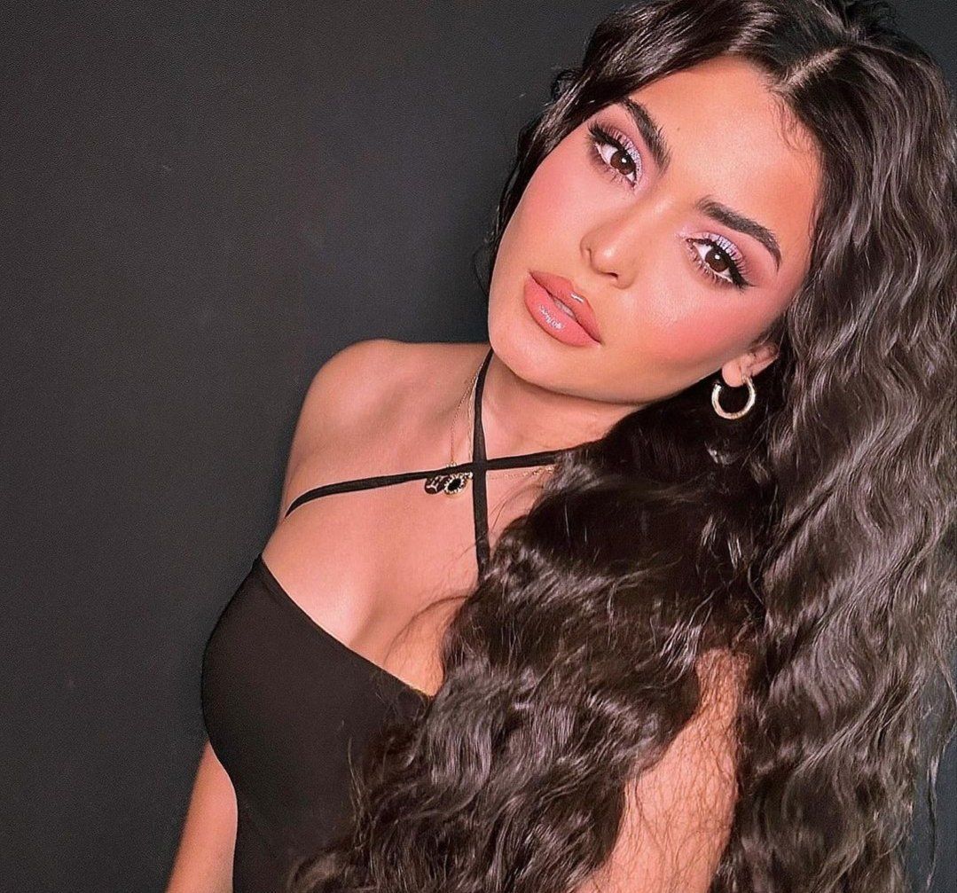 مين فحل معاه صور فنانات يجي يفشخني اوييي 🥵🥵🥵