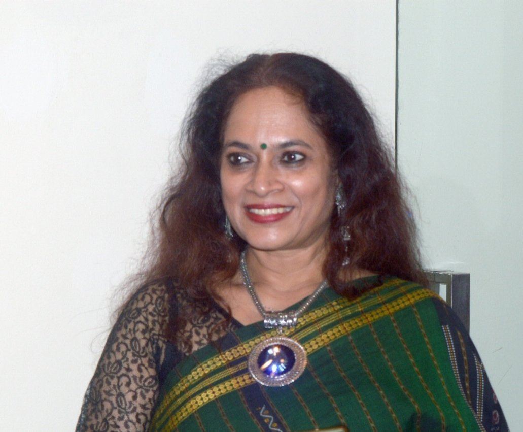 🌹दिल की किताब में गुलाब उनका था,🌹
रात की नींद में ख्वाब उनका था,
कितना प्यार करते हो जब हमने पूछा,
मर जायंगे तुम्हारे बिना ये जबाब उनका था......!!!💓💓❤️