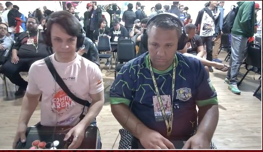 Quero destacar aqui a performance do meu amigo <a href="/TgrBrunokof/">TGR_BrunoKof</a>, além de está usando essa camisa linda da equipe, o cara ainda ta quebrando geral com seu Marco "overhead" apelão.