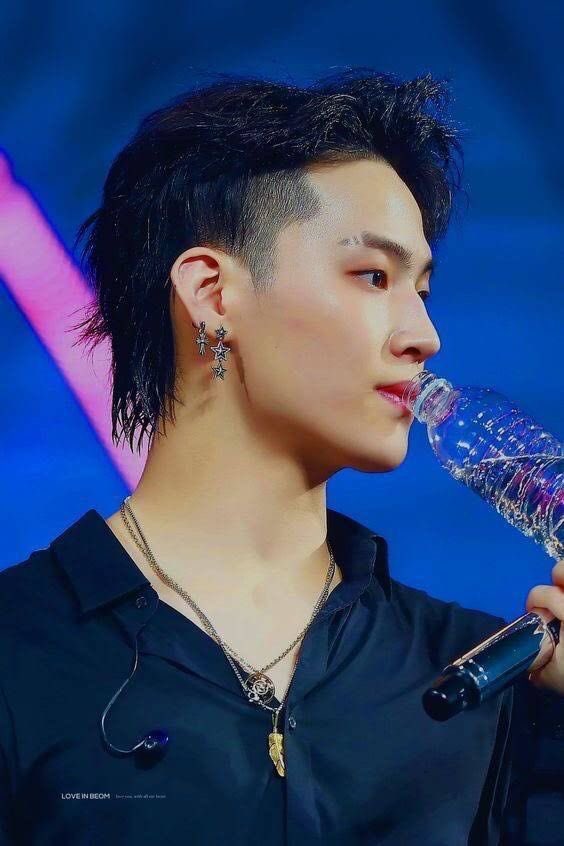 sowoncnvs's tweet photo. SO YOU ARE TELLING ME WE GONNA SEE THIS AGAIN 🤯🤯
@jaybnow_hr 
 #WATERBOMBSINGAPORExJAYB https://t.co/RfDJejDtfG