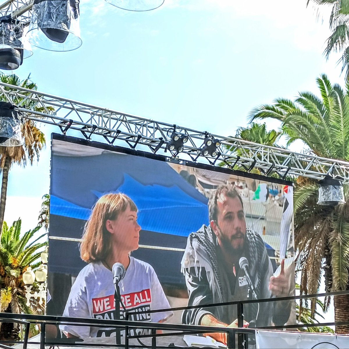 Davant el genocidi del poble Palestí el silenci no és una opció. La solidaritat internacional és imprescindible, també el posar el focus en les polítiques per la pau i la concòrdia dels pobles.

La humanitat ha perdut l'ànima a Gaza

#globalsumudflotilla2025