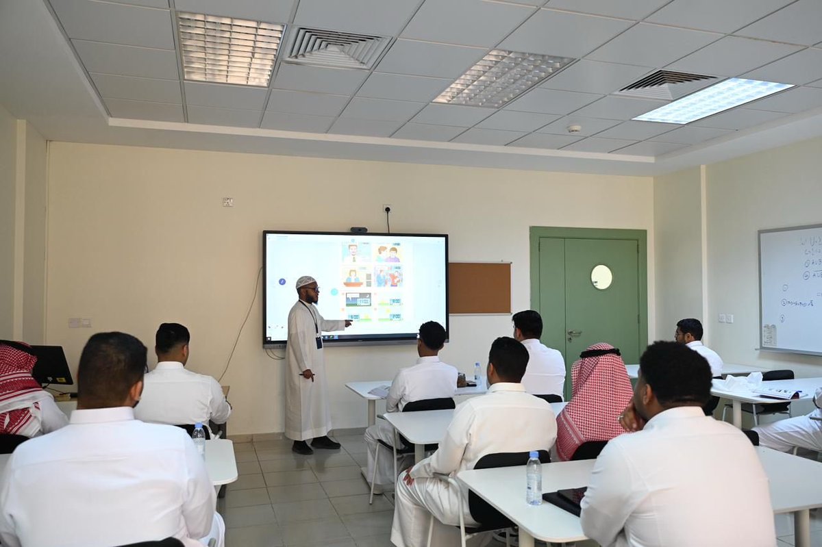 أهلاً بعودتكم ☀️
#جامعة_الأمير_مقرن_بن_عبدالعزيز ترحّب بطلابها وطالباتها مع مطلع العام الدراسي 2025-2026، راجيةً لهم عامًا حافلًا بالنجاح وتحقيق الإنجازات