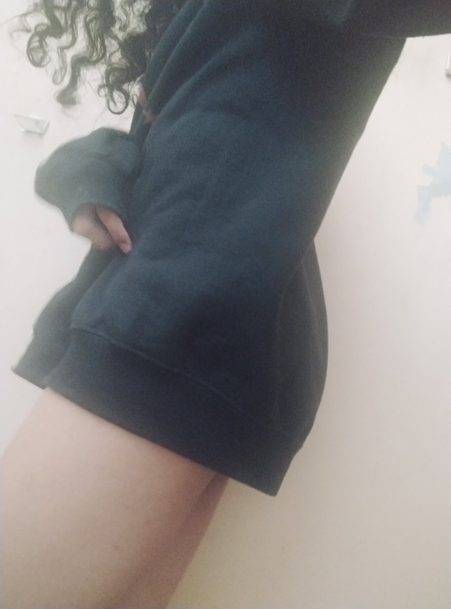 hei_yu99887's tweet photo. 剃须虽然很烦人，但光滑的感觉还是值得的
#异装癖 #femboy  #可爱的男孩子 https://t.co/D4OzlNo9rg