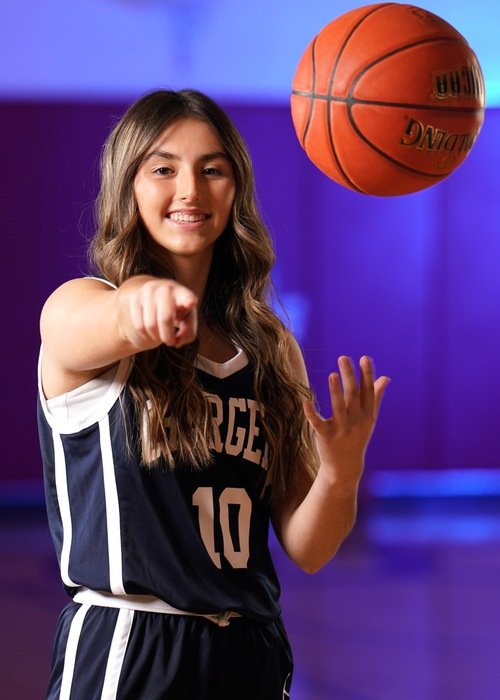 Sandburg WBB wishes a Happy Birthday 🎂 to former Charger Lauren Powell! Enjoy your day Lauren!