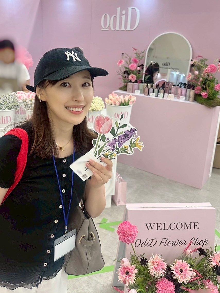 SayuriKusunoki's tweet image. ハピスタでお世話になっているメイクさんに誘っていただき、「K-cosme FESTIVAL」へ❣️
多くのブランドさんが出店していて
ほぼ全て回りきった時は、お土産たくさん、腕も脚もカバンもパンパンになっていました🥹（ありがたい悲痛）
たくさん使って試そ！😋
#REVERB  #Kコスメ  #kコスメフェスティバル