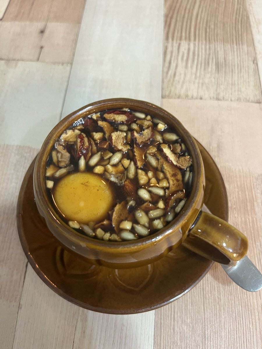 아직 여름인데
전어가 맛나드라
밴댕이무침
노른자 동동 쌍화차