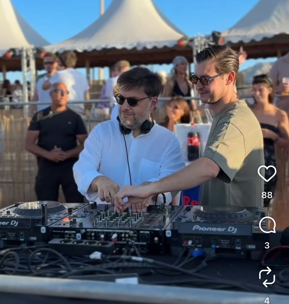 À force de remixer la réalité pour la faire coller à son imaginaire et jouer avec les attentes des marseillais en recyclant des vieilles rengaines socialistes, <a href="/BenoitPayan/">Benoît Payan</a> est devenu un vrai pro de l’instrumentalisation !
Tout dans la com’, rien dans les faits.