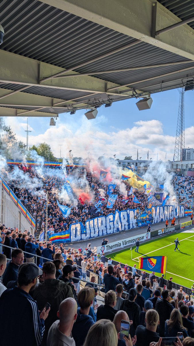 Lindhan23's tweet photo. Djurgårn på turné! Priskus är en kung https://t.co/clBd4tKxkt