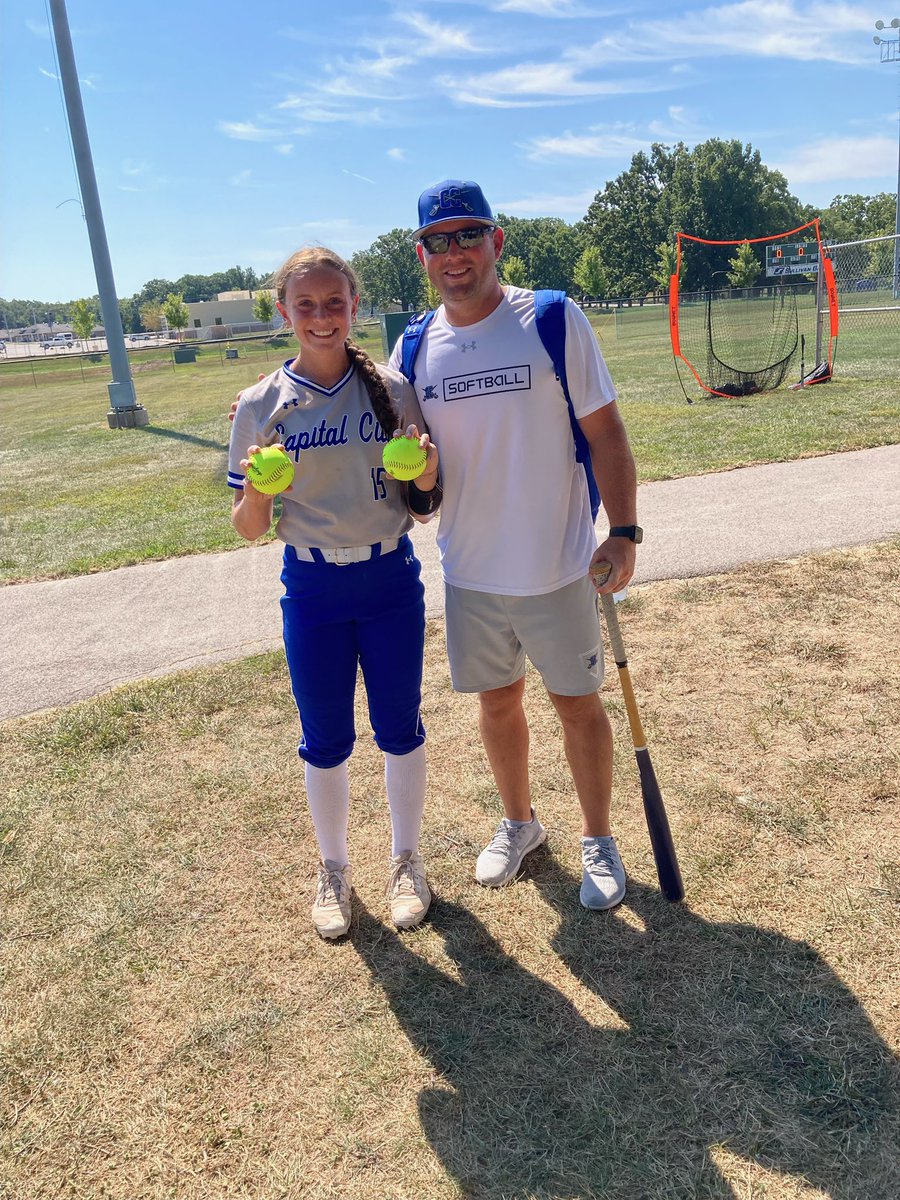 Fun weekend of softball in Sullivan! Girls went 4-1 and scored 38 runs in just 23 innings.