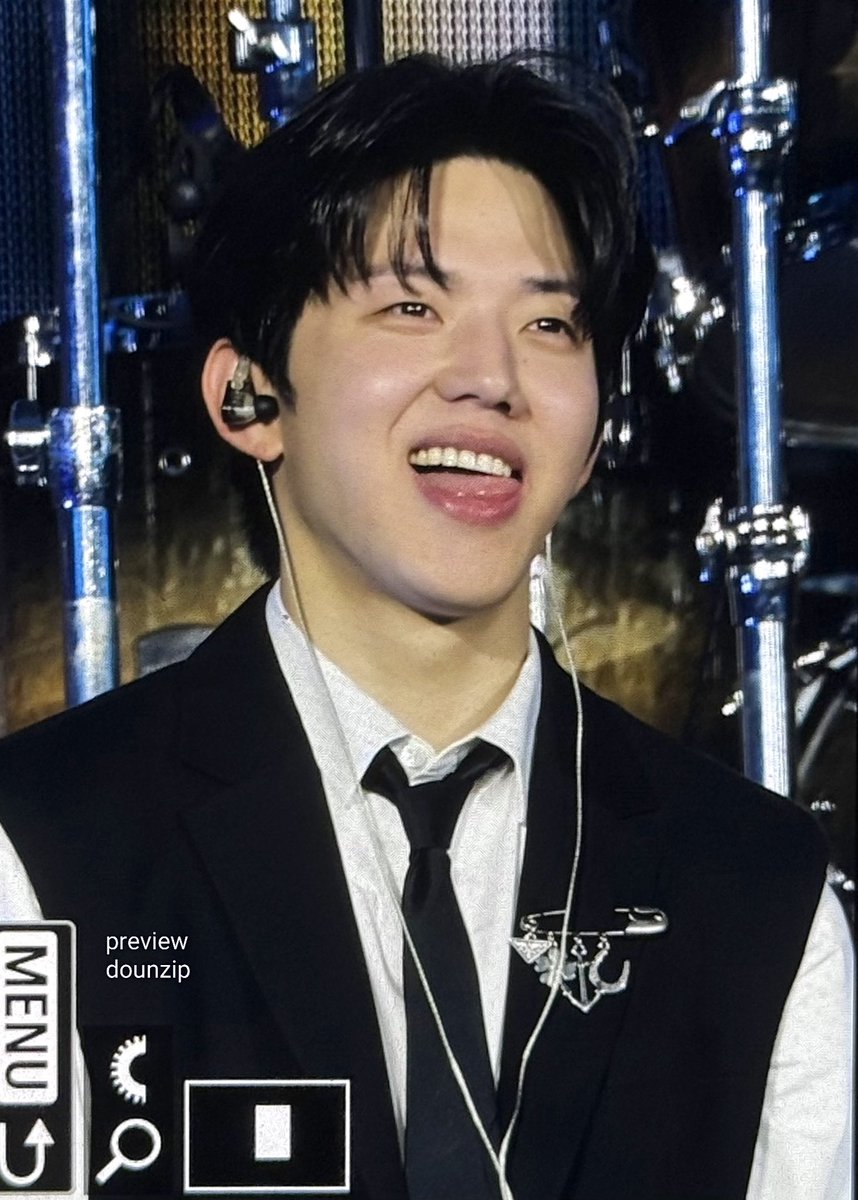 𝖽𝗈𝗍. tweet media