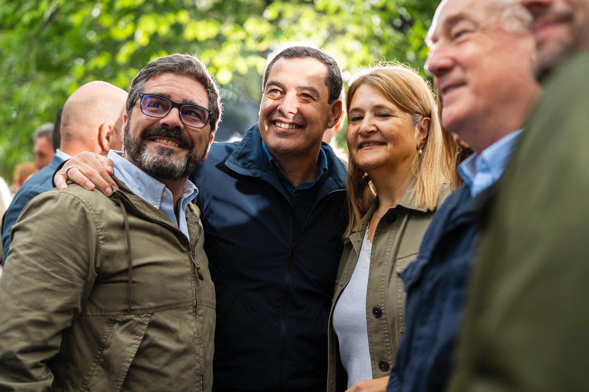 Juanma Moreno (@juanma_moreno) on Twitter photo Todos somos España y #Andalucía siempre ayudará a otra comunidad autónoma que lo necesite en todo lo que esté a su alcance.
Colaborar juntos nos hace mejor país y más eficaces.
El <a href="/ppopular/">Partido Popular</a> inicia de nuevo el curso político en Cercedo-Cotobade. Todos somos España y #Andalucía siempre ayudará a otra comunidad autónoma que lo necesite en todo lo que esté a su alcance.
Colaborar juntos nos hace mejor país y más eficaces.
El <a href="/ppopular/">Partido Popular</a> inicia de nuevo el curso político en Cercedo-Cotobade.