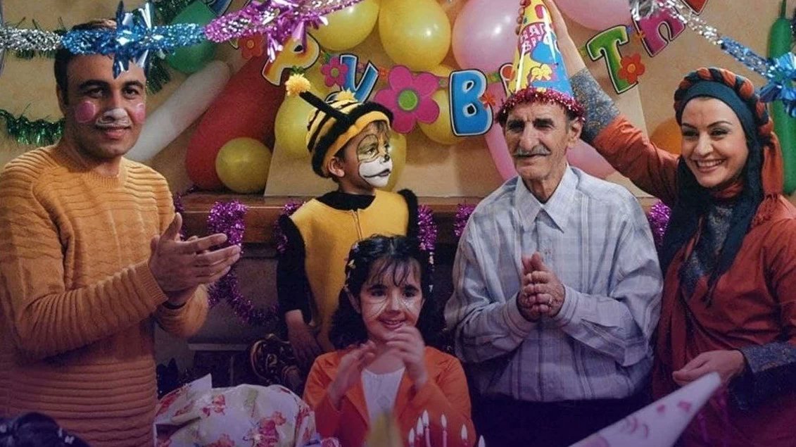 شما یادتون نمیاد🙂
یه زمانی هم بود روزی ۳ بار سی دی خروس جنگی‌رو نگاه میکردیم=))))