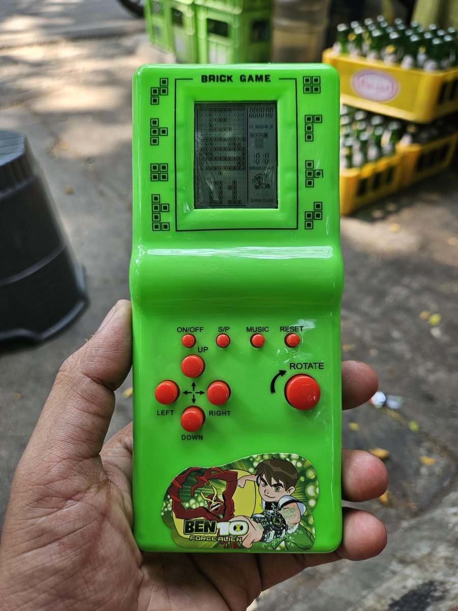 I always wanted to buy this gaming handheld. Parents were having financial problems so couldn't have it that time. I'm now 26 and saw this old boy on retro gaming shelf  and I  just had a thought why not today