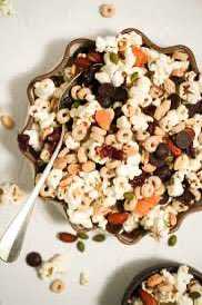 CorinnePulitzer's tweet photo. #Snackers are mixing it up! It’s #NationalTrailMixDay & this energy booster is both nutritious & convenient wherever the day takes you! @ChexMix @MrPeanut @NatureValley @SunMaidUK @NationalDayCal @OceanSprayInc @HeyWhatDay @DiningGuide2Day https://t.co/k6Bzp2Re4A