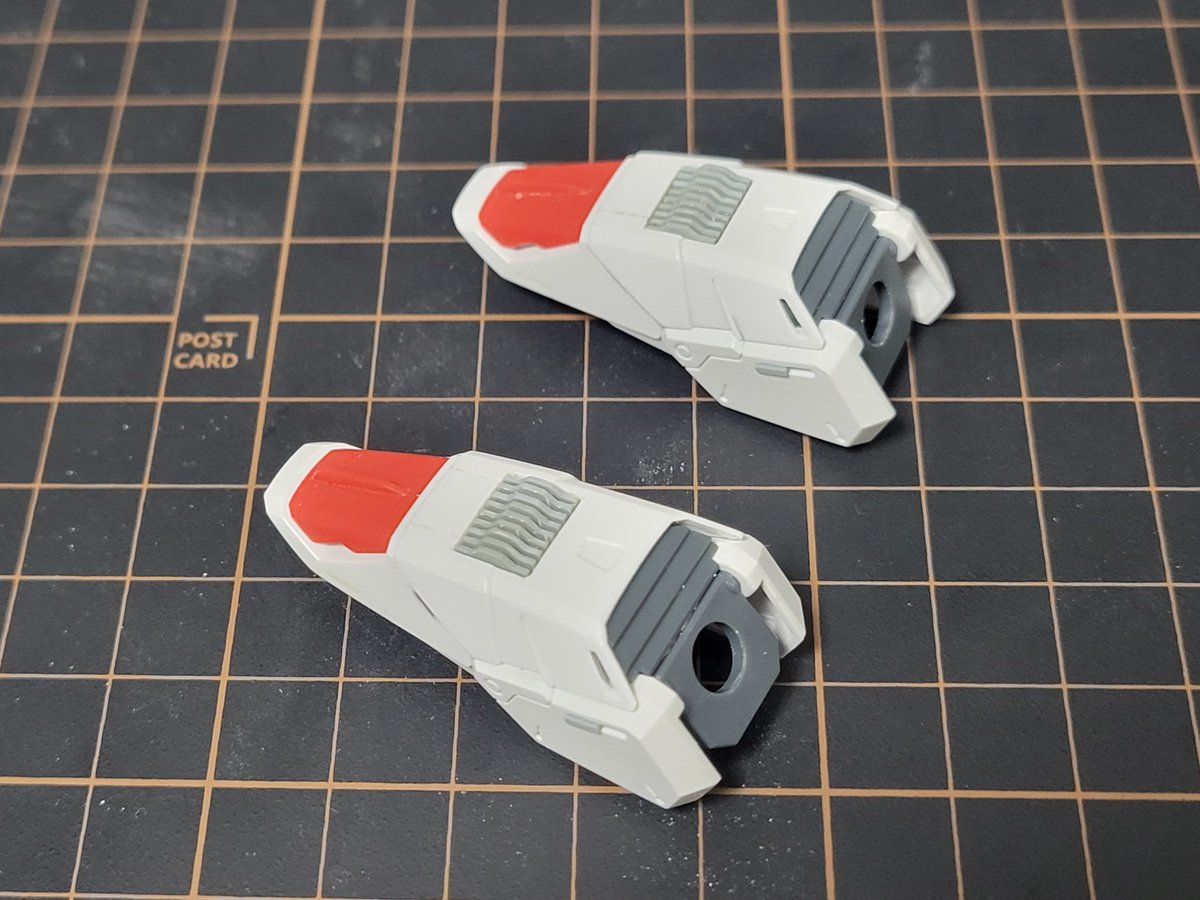 subaru64927's tweet photo. ①Ver.2.0特有のバラエーナのアレンジはTV版に近いスタイルに回収
②方にヒートシンクディテール追加
③脚部ディテール追加前後比較 https://t.co/8ZWDqzBcmf