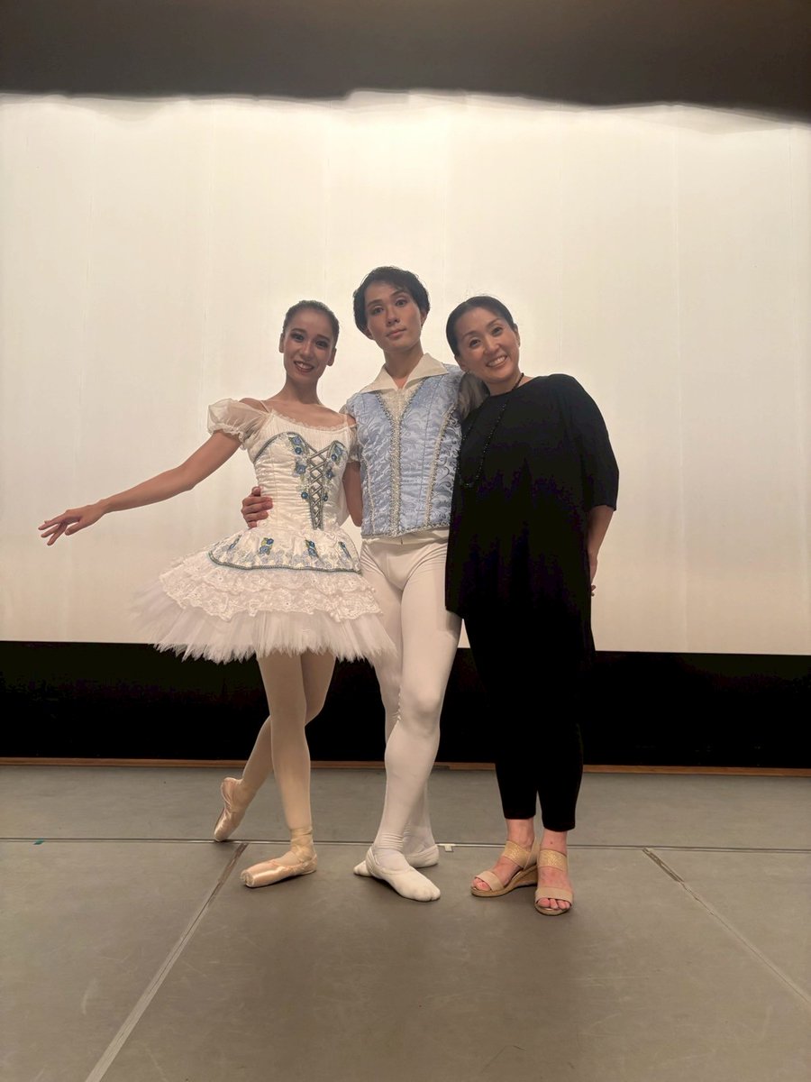 店員の男の方に「お兄さんめちゃめちゃ落ち着く声してますね」って言われた。
心がウキウキしましたね🫠
というわけで今日は本番でした〜楽しかった〜