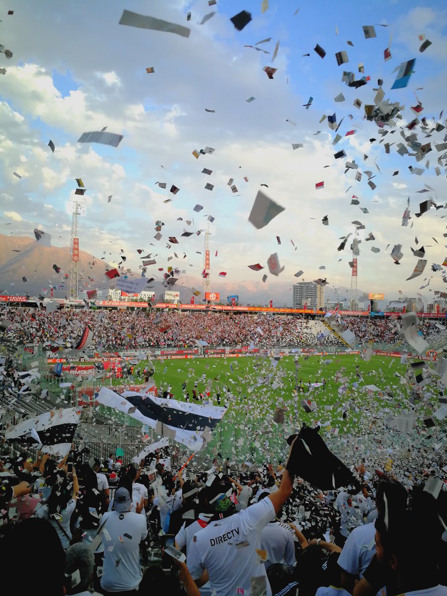 beatrizosoriod's tweet photo. Por tú gente, por tú historia, vaaaaamoooooossss Colo-Colo de mi vida 🤟🤟🤟❣️❣️❣️ https://t.co/wUn7q6dcwX