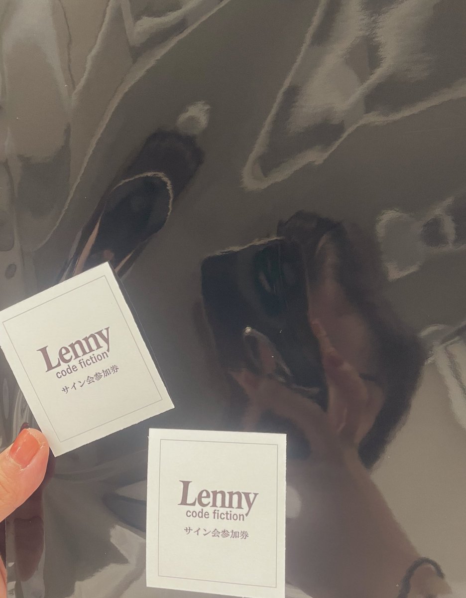 kininariko's tweet image. 初ライブ後🩵初サイン会✍️まさかお話ししてもらえるとは🥹曲も大好きだしライブ最高だったのに感想伝えるどころか、至近距離のレニーの皆さんがかっこよすぎて小学生みたいにタジタジしてしまった🫠とりあえずサイン家宝です✨@lenny_cf #Lennycodefiction