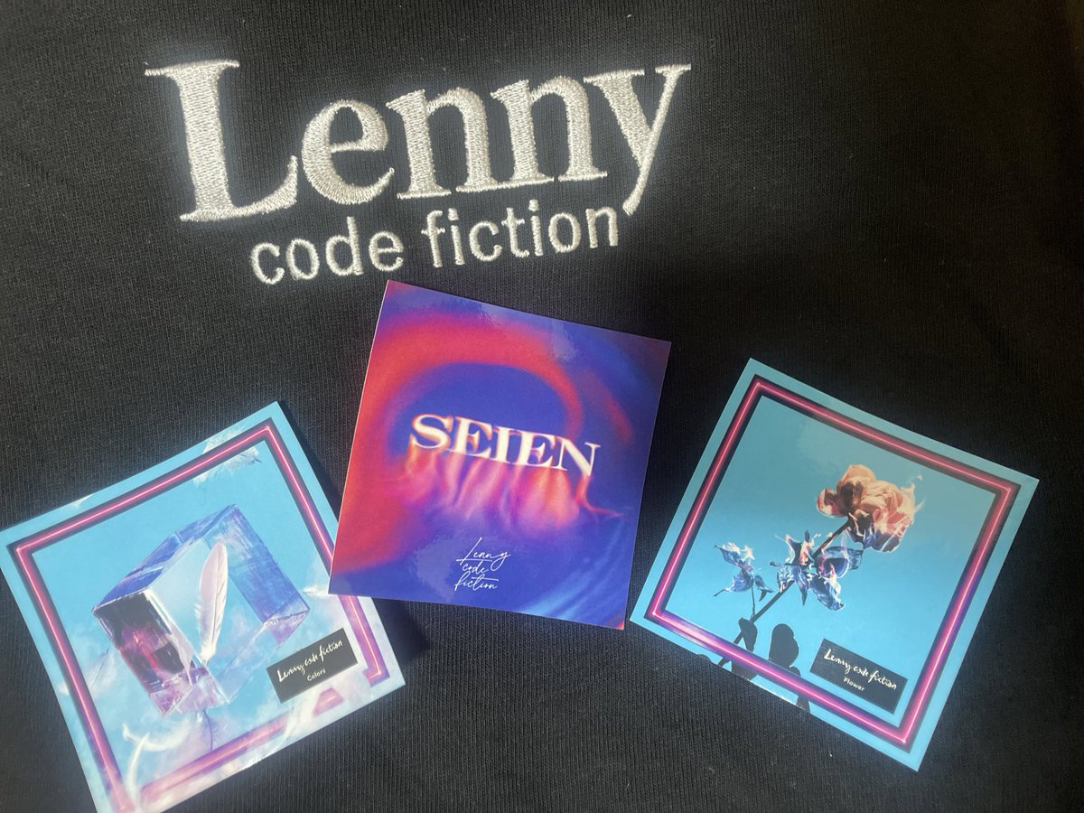 kininariko's tweet image. 初ライブ後🩵初サイン会✍️まさかお話ししてもらえるとは🥹曲も大好きだしライブ最高だったのに感想伝えるどころか、至近距離のレニーの皆さんがかっこよすぎて小学生みたいにタジタジしてしまった🫠とりあえずサイン家宝です✨@lenny_cf #Lennycodefiction