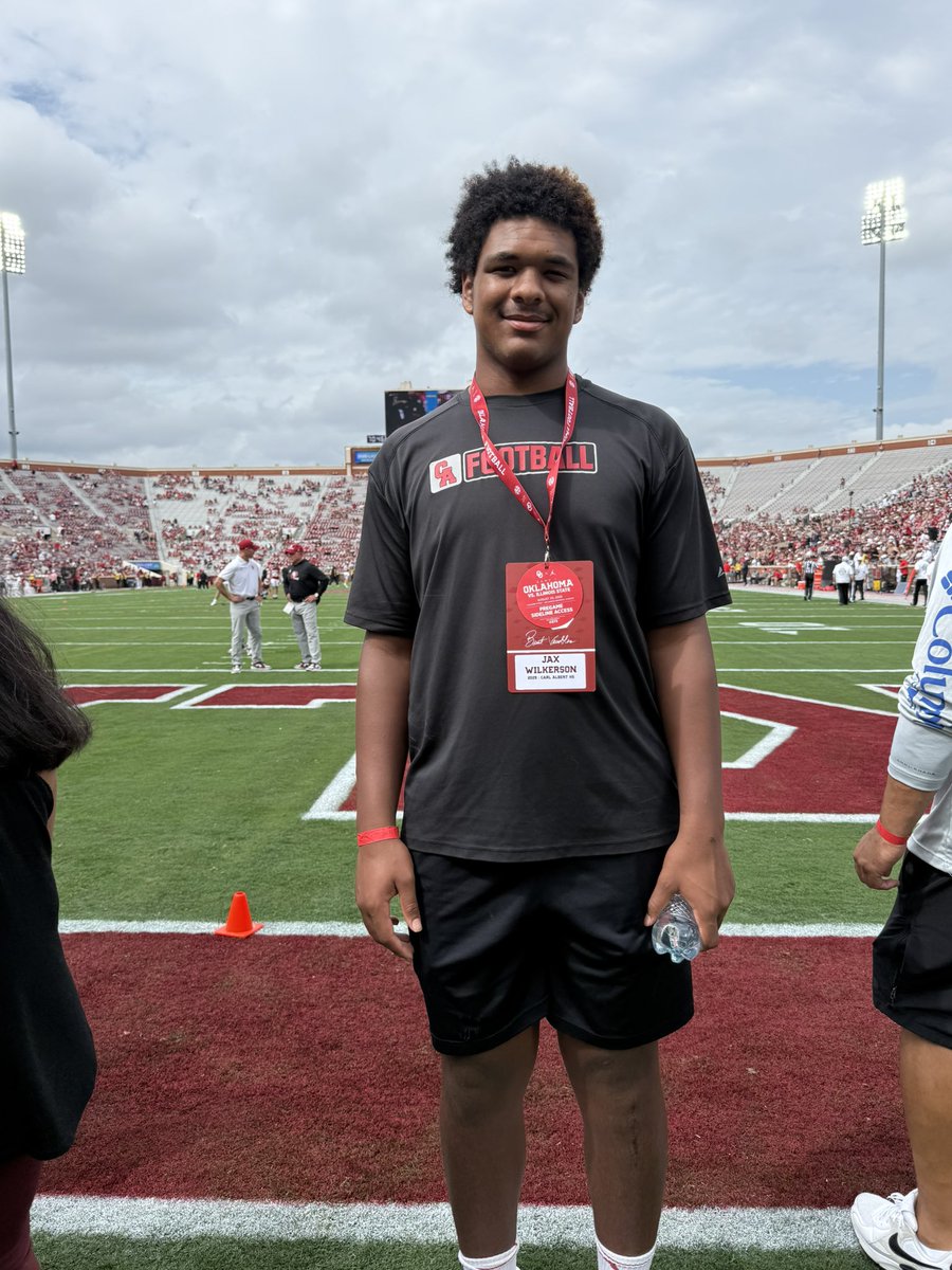 Excited to get to be in Norman for the season opener. Thanks <a href="/OU_Football/">Oklahoma Football</a> for having me out 
<a href="/CAHS_FOOTBALL19/">CARL ALBERT FOOTBALL</a> <a href="/OU_CoachB/">Bill Bedenbaugh</a> <a href="/Josh_Scoop/">Josh McCuistion</a> <a href="/PrepRedzoneOK/">Prep Redzone Oklahoma</a> #BoomerSooner