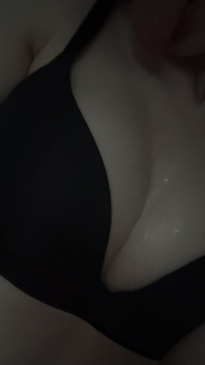 젖먹을랭? 

#섹트 #맘눌뎀