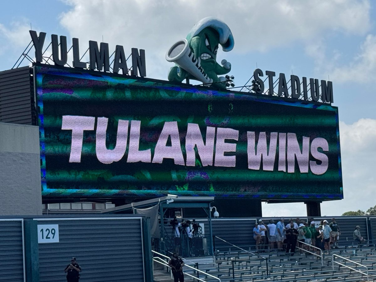 mitchell1repair's tweet image. Roll Wave!
@greenwavefb
 #rollwave #greenwave #tulane #neworleans #nola #ncaaf #aac