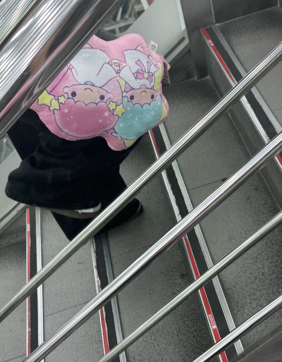 저도리틀트윈스타쿠션삿어요!!!!!!!!!!!!