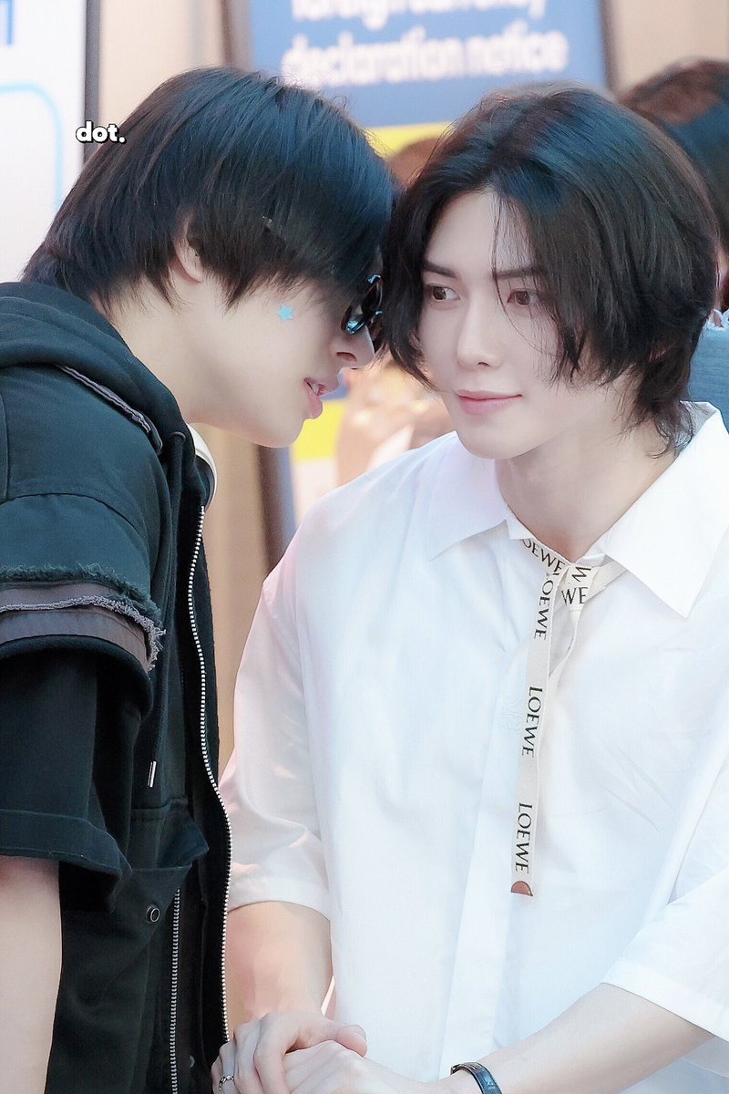 아티플 보면서
른한정섬세다정왼X은근무심한른 #솜여 떠올라
기념일 같은 거 솜이는 알고 있는데 려땅이는 오늘이 무슨 날이던가아~? 하며 모르는거임 
둘은 사궈는 사이 맞음. 근데 발렌타인데이/화이트데이 그닥 중요하게 챙기지 않는다