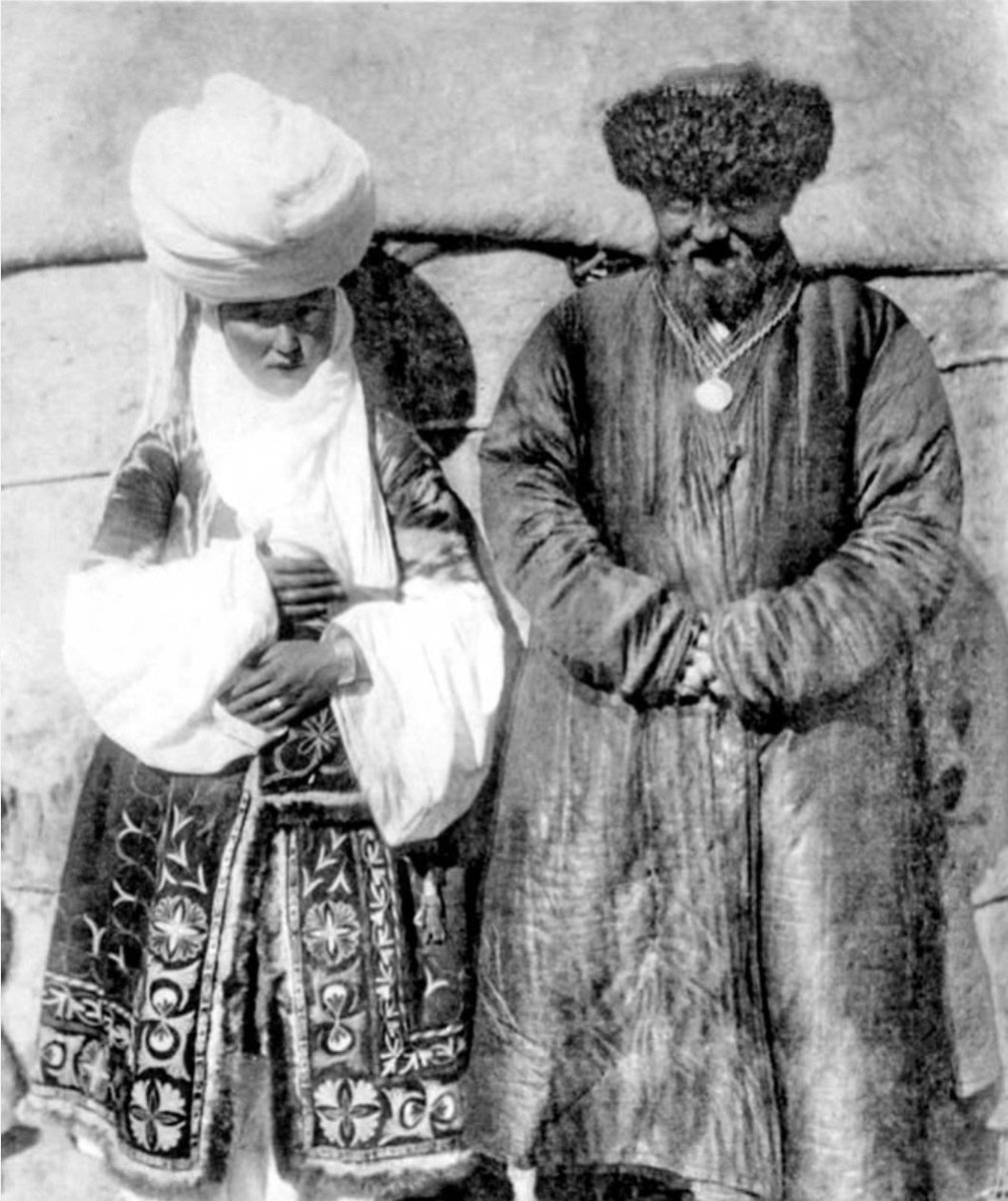 〽️Efendime söyleyeyim.😉\Asla bir Batılı kimi olmayın.Adet, gelenek,görenek vb. bilin.