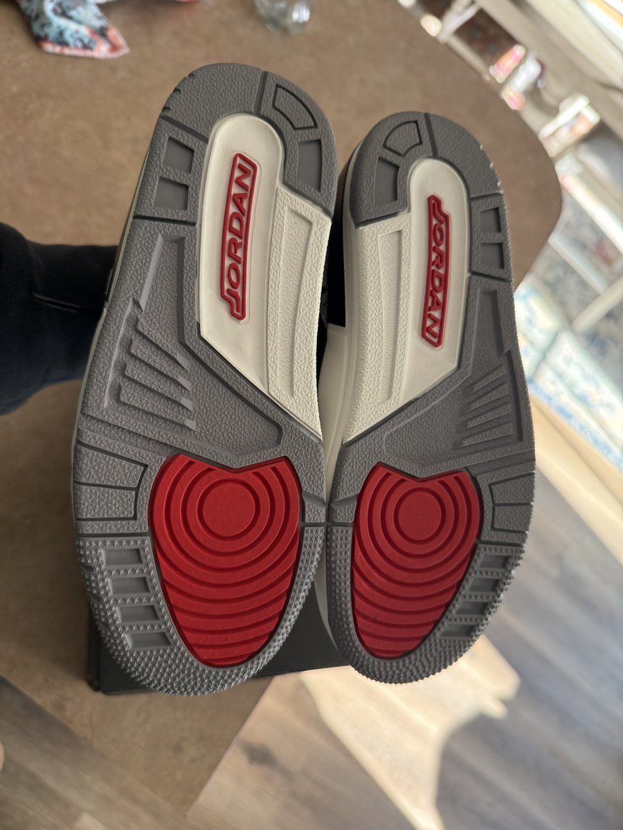 Roadking_6's tweet photo. @SellKicksSunday New BC3 #size3 Tried on never worn. Bought for back to school at release and sons feet grew before school started. $90 shipped. https://t.co/LCNJmi3FKw