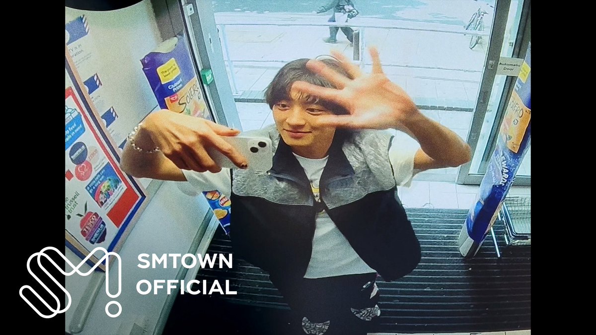 CHANYEOL GLOBAL tweet media