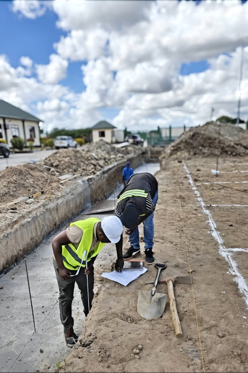 RazaqInnov's tweet image. Conducted site inspection and precise measurements for upcoming cable trench construction.
#siteworks #Infrastructure