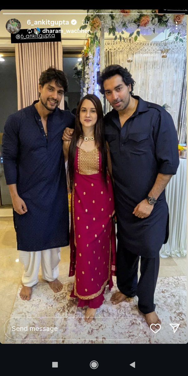 Still can't get over these pics😋😋Ankit looked so good during ganpati celebration with his friends😎🙌
#AnkitGupta