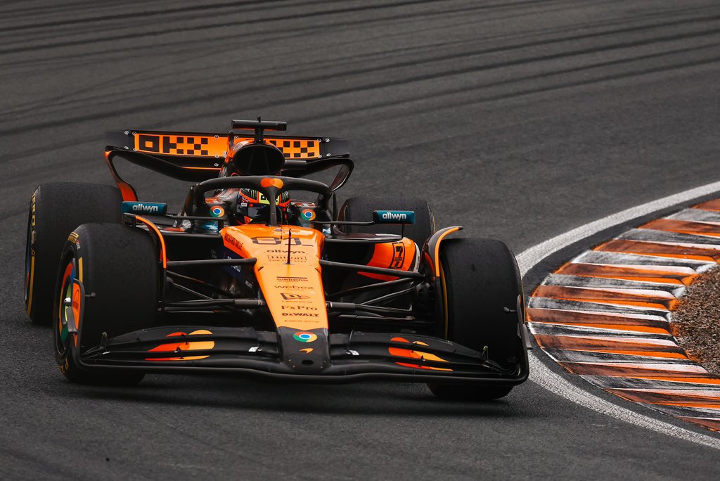 LAP 18/72:

Oscar 🇦🇺 P1 
Lando 🇬🇧 P2

#McLaren | #DutchGP 🇳🇱