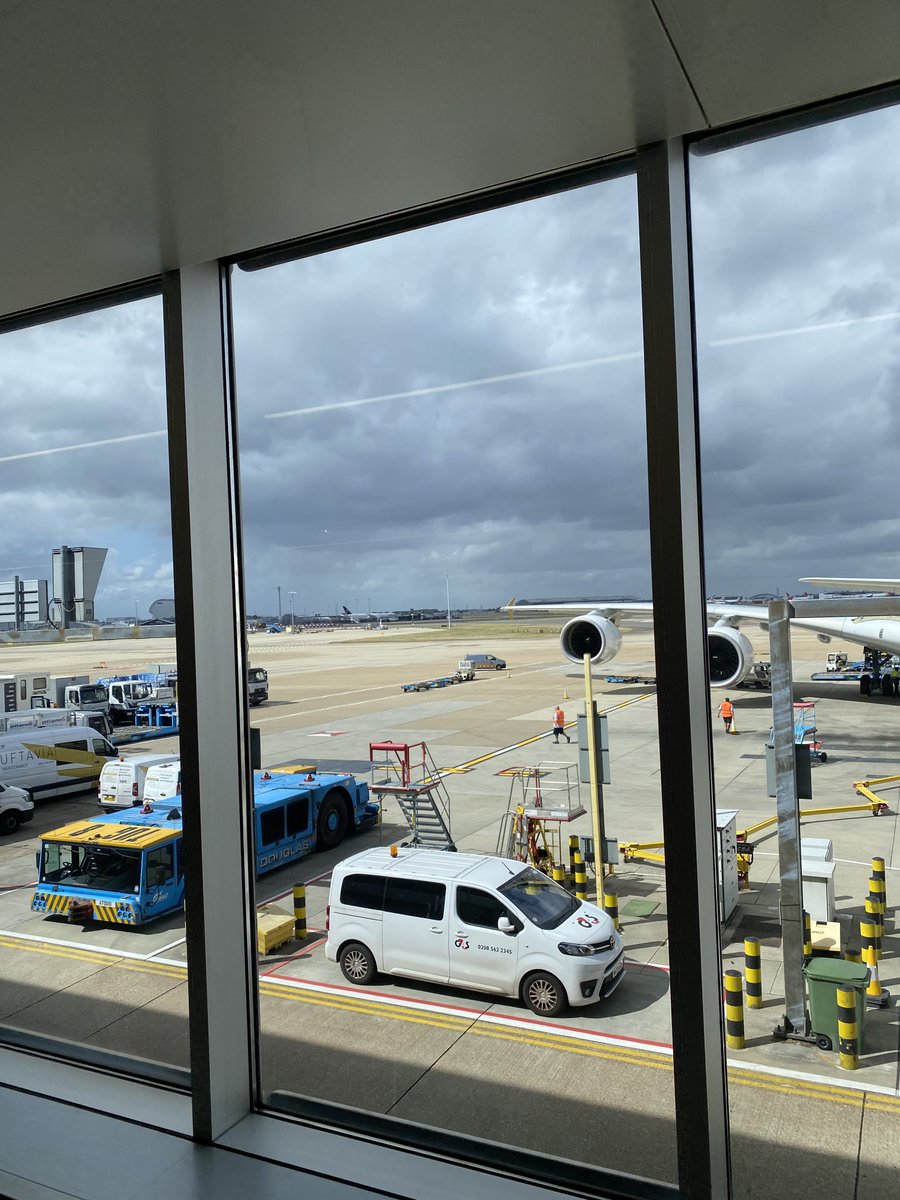 Sunny with a glimpse of gloomy cloud, thanks England for the warm welcome. Here for <a href="/ESCoP_news/">ESCoP</a> #ESCOP2025 conference! Looking forward to meeting familiar faces, new faces, and of course listening to cognitively stimulating presentations!